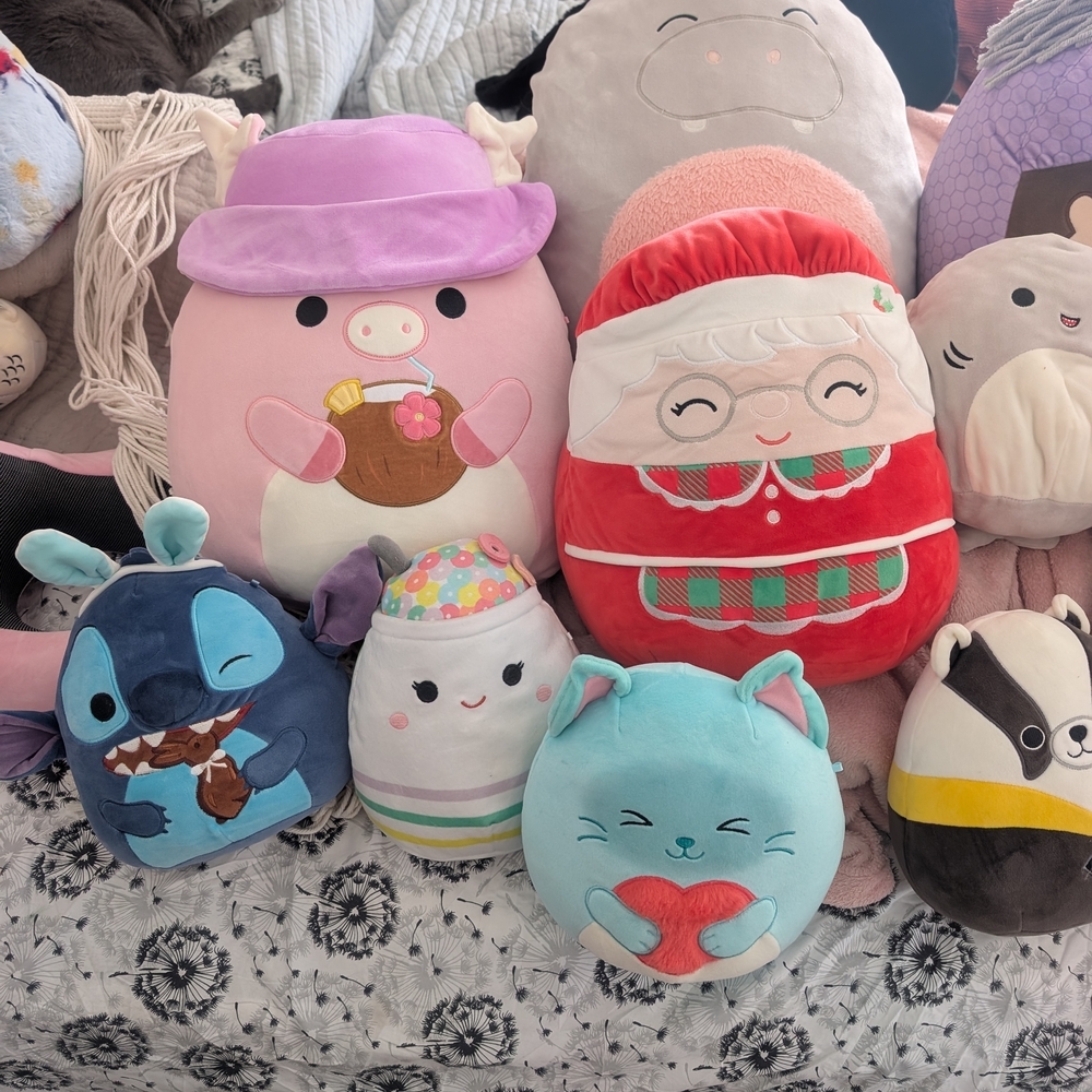 Squishmallows Bundle Assorted Colors And Sizes - Picture 2 of 3